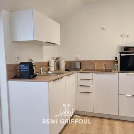 Apartment Hypolite 5 Elegant 80 Meters From Port 2 Guests