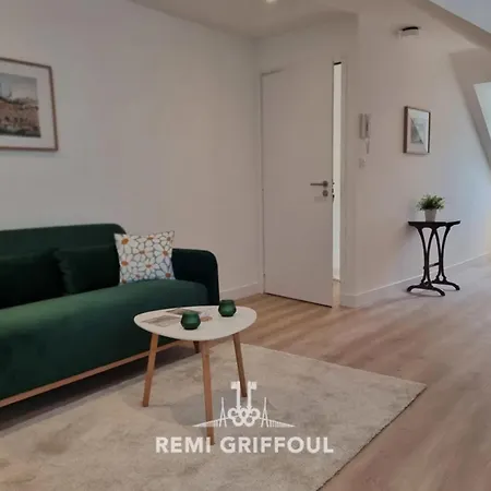 Апартаменты Hypolite 5 Elegant 80 Meters From Port 2 Guests Онфлёр
