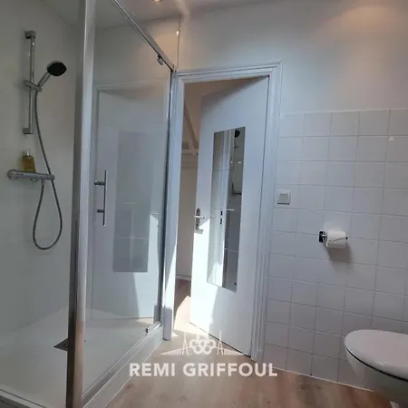 Hypolite 5 Elegant 80 Meters From Port 2 Guests Апартаменты *